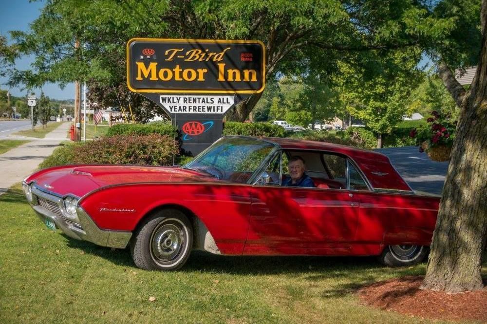 T-Bird Motor Inn Шелбурн Екстер'єр фото