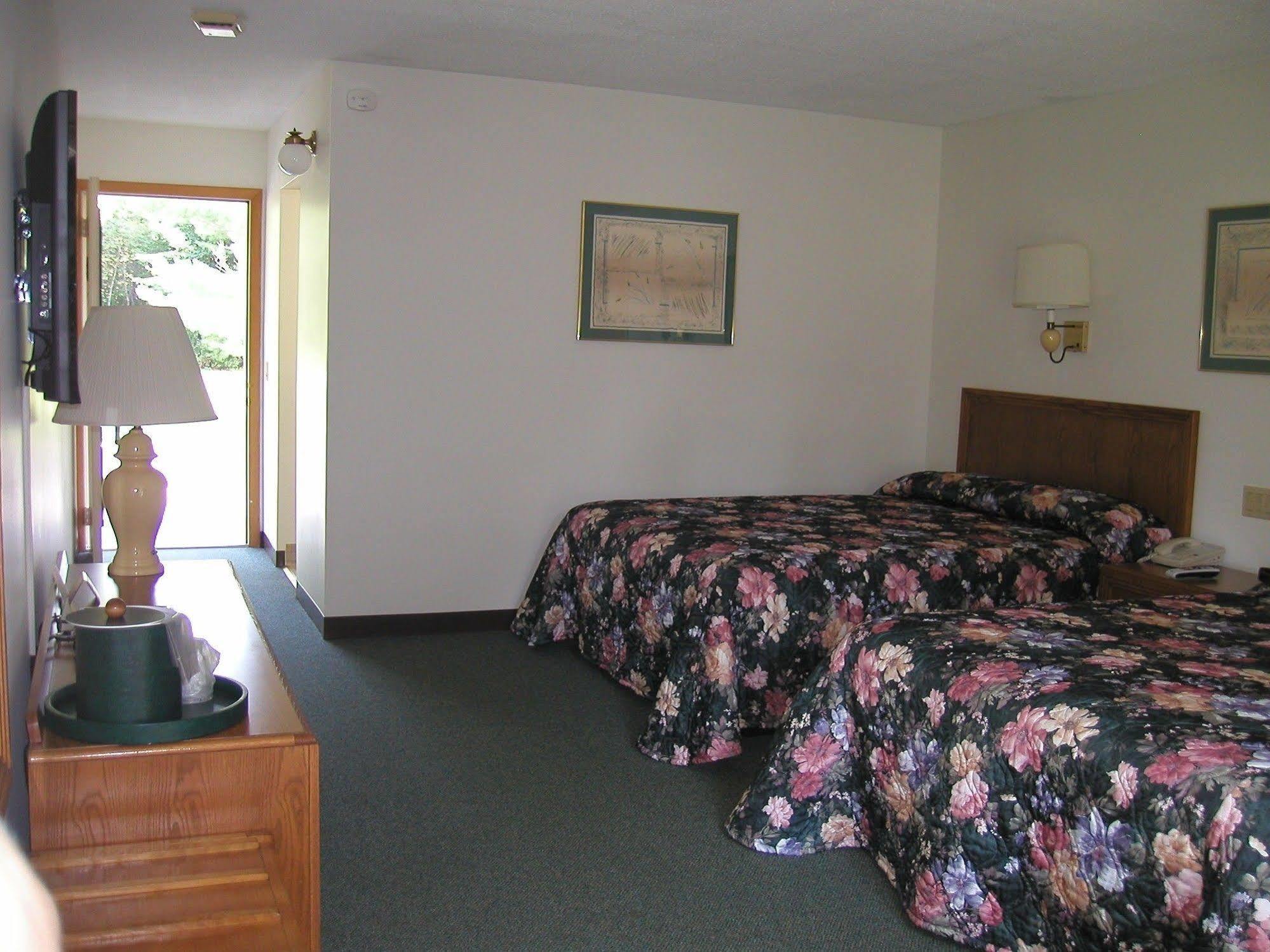 T-Bird Motor Inn Шелбурн Екстер'єр фото